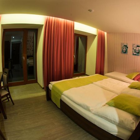 Hotel Slunny Dvur Єсеник Номер фото