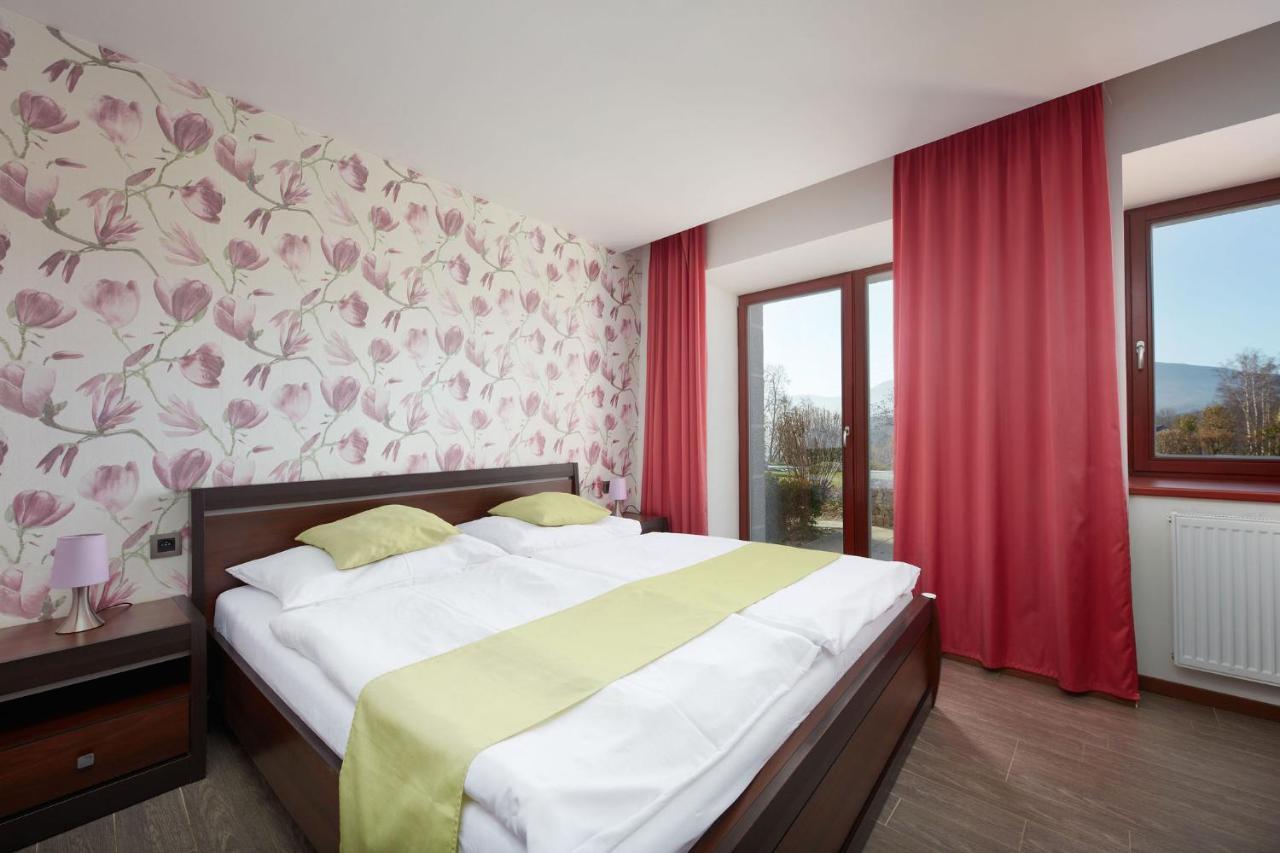 Hotel Slunny Dvur Єсеник Екстер'єр фото