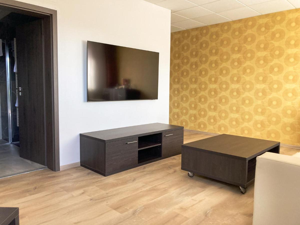 Hotel Slunny Dvur Єсеник Екстер'єр фото